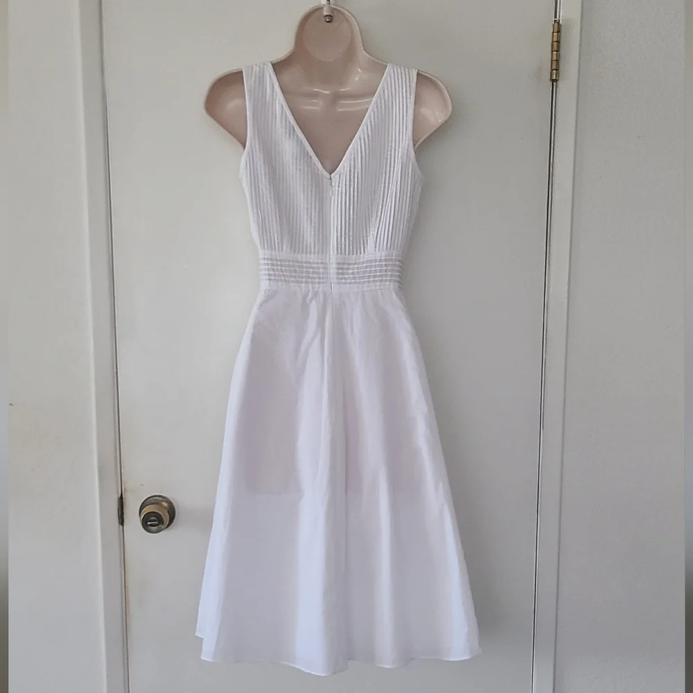 Cotton Sleeveless White Dress - Picture 4 of 7